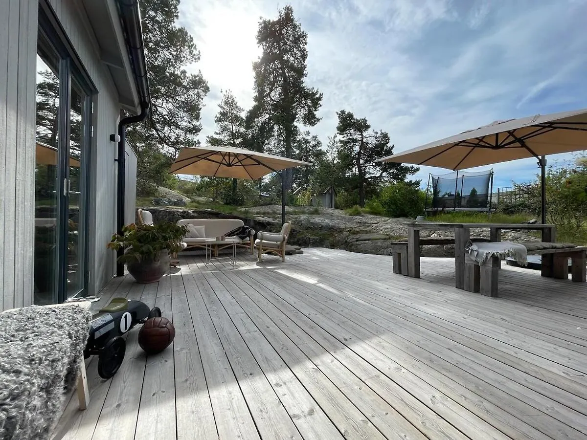 Modern Villa Near City With 4 Bedrooms 斯德哥尔摩